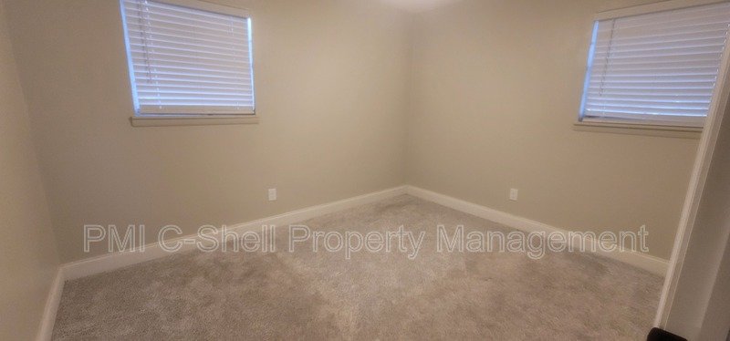 Very Nice 3 Bed 1 Bath Home with Yard property image